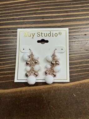 Bay Studio NWT Faux Pearl Cluster Gold Dangle Earrings Fashion